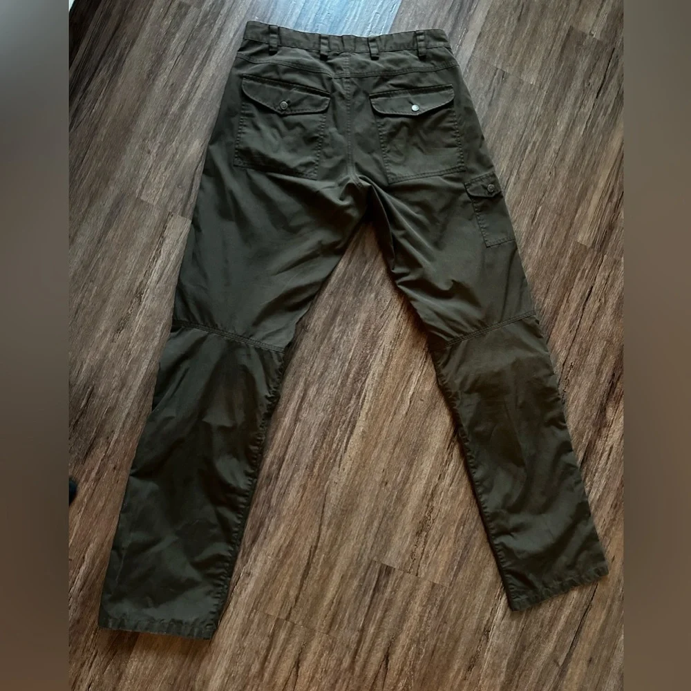 Fjallraven Men’s Barents Pro Jeans in Dark Olive/Brown. Waist 33”-34” (Long)